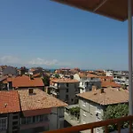 Tashevi 아파트